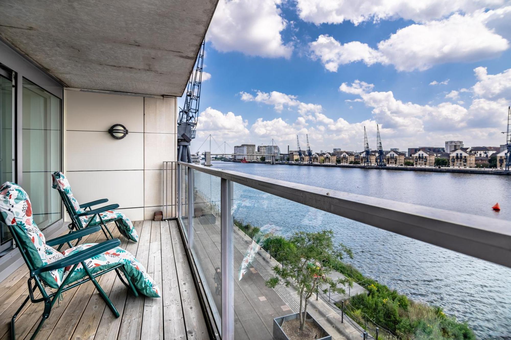 Apartamento Excel Waterfront Serenity Londres